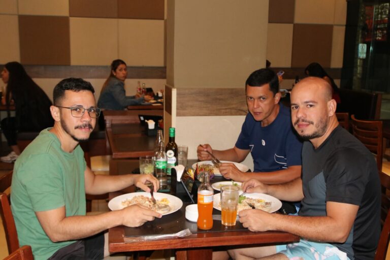 Leia mais sobre o artigo A SEMANA NO RESTAURANTE SCALLET – 02/10/2025