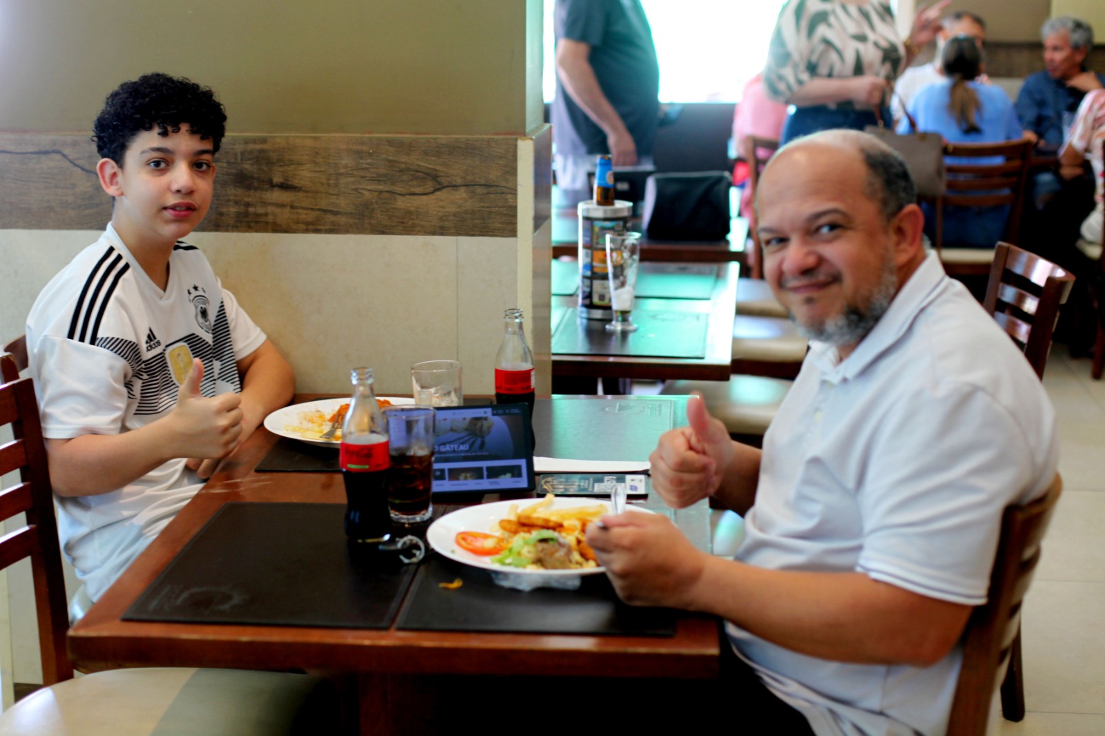 Leia mais sobre o artigo A SEMANA NO RESTAURANTE SCALLET – 28/11/2025